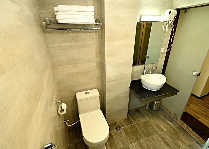 The Milestone Hotel 3*